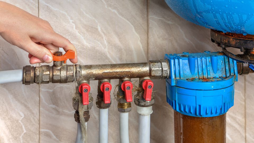 Automatic water supply system hands turn off the main valve